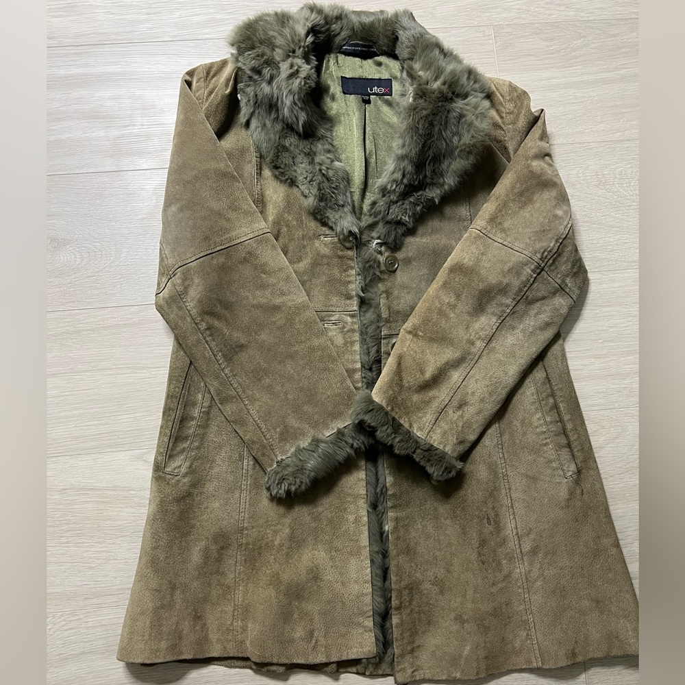 Green long coat with faux fur trim